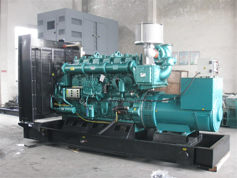 平南200KW 柴油发电机的油耗是多少?